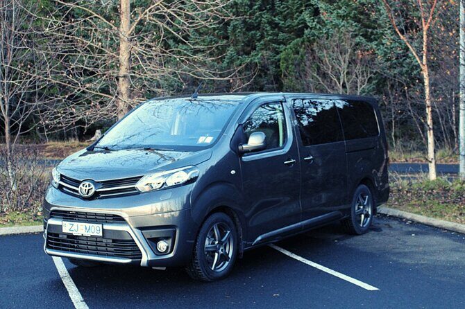Private Keflavik Airport Transfer (Round trip) - Your return pickup: not just on time, but on track
