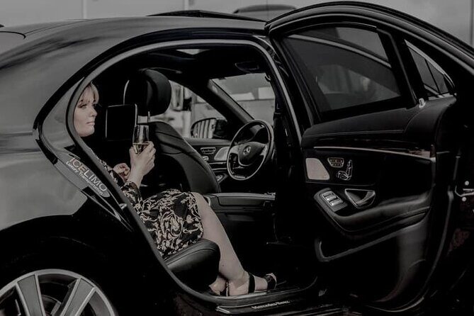 Private Luxury Airport transport Keflavik in Sedan - Key Highlights at a Glance