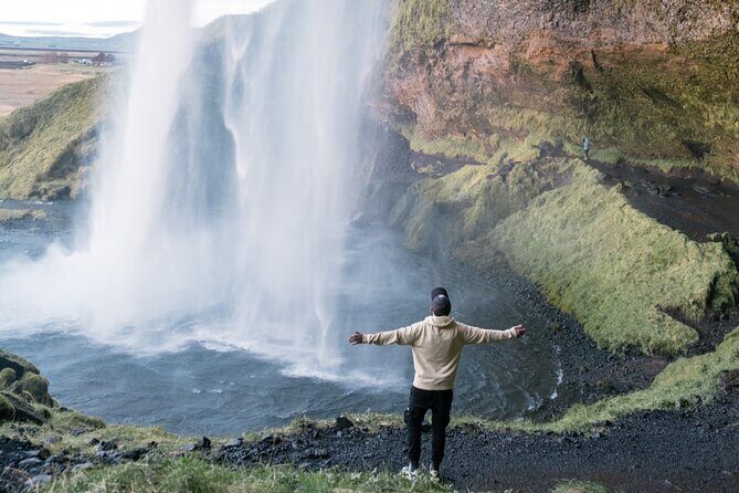 Private Secret Spots of Iceland Full day Tour with Photography by Luke - Brimketill and the Sea-Pounded Lava Pool