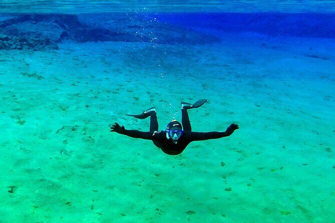 Private Silfra Snorkeling 6 p. group - Meet on Location - with Underwater Photos - Underwater photos and the hot chocolate reset