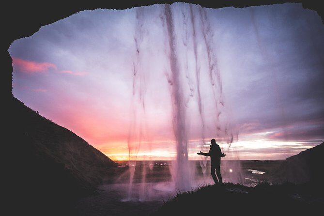 Private South Coast Fire and Ice: Glacier viewpoint & Lava Show - What makes the guides matter so much (and what you should look for)