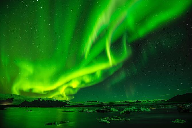 Private Super Jeep Northern lights hunt from Reykjavik - The guide part: aurora science plus Iceland stories