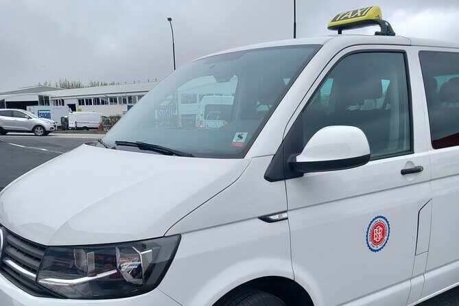 Private Transfer from Keflavik Airport to Reykjavik/surrounding - Who should book this transfer from Keflavik?