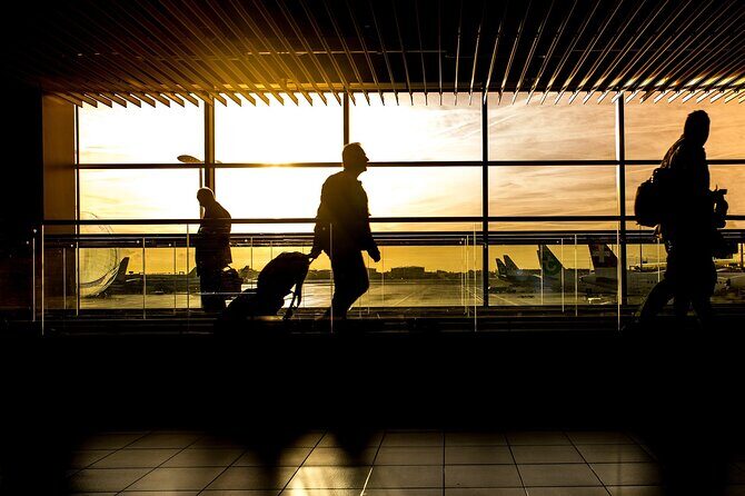 Private Transfer Keflavik Airport To Reykjavik Pick or Drop - What’s included on board: Wi‑Fi, chargers, and a real focus on comfort