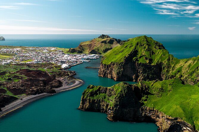 Puffin and Volcano Tour with Ebbi - Meeting at the harbour and how the mini-coach ride feels