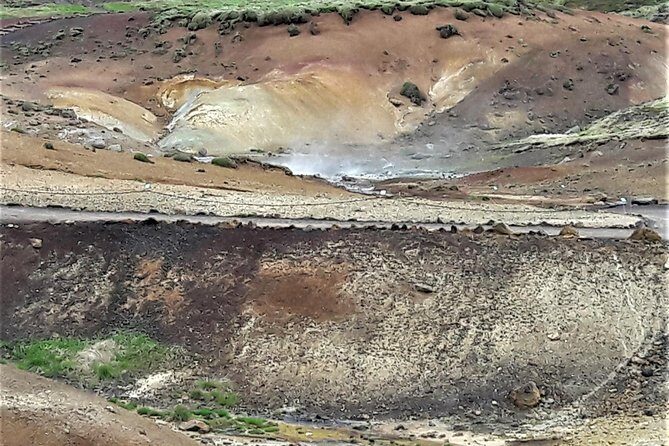 Reykjanes peninsula- Geopark and much more. Private tour - Stop 5: Brimketill near Grindavík, an eroded pool that feels sculpted