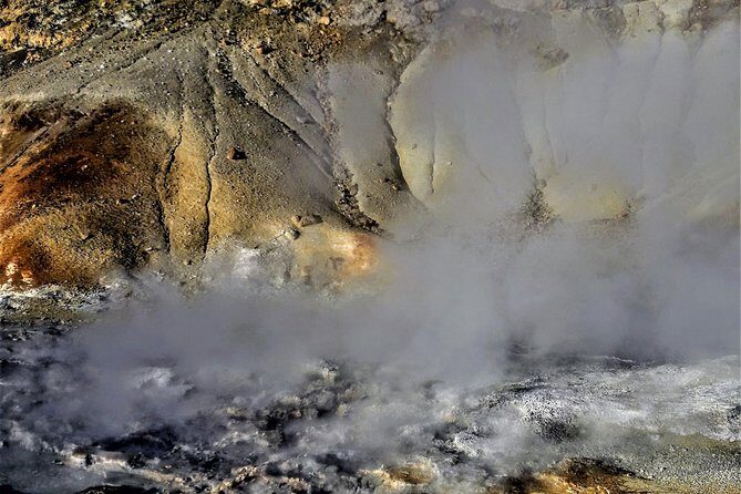 Reykjanes peninsula- Geopark and much more. Private tour - Stop 6: Reykjanesbær for coffee and culture between geothermal hits