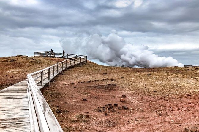 Reykjanes Peninsula Tour - Gunnuhver Hot Springs: hot mud pools, steam vents, and mineral color