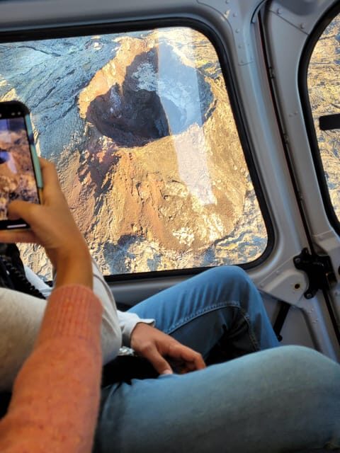 Reykjavik: 45-Minute Volcano Sightseeing Helicopter Tour - Reykjavik views and the Bessastaðir pass