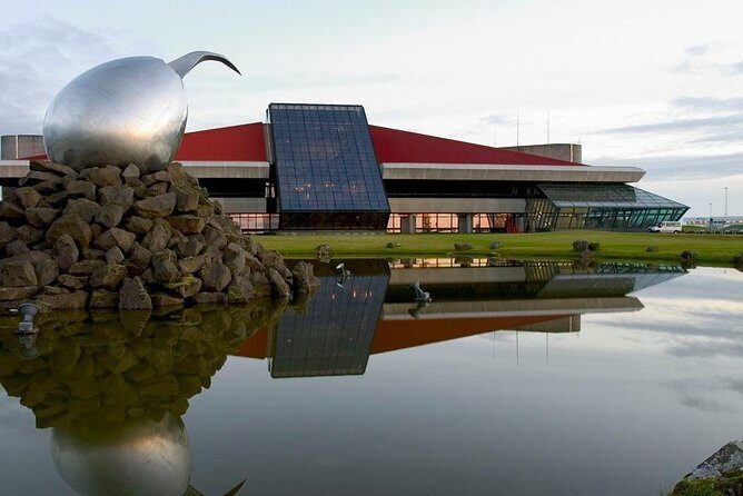 Reykjavik area to Keflavik Private Luxury Airport Transfer - Key highlights at a glance