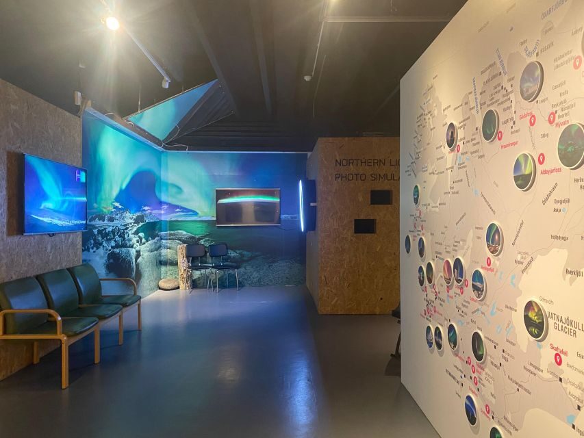 Reykjavik: Aurora Reykjavik The Northern Lights Center Entry - QR audioguides and guidebooks: good for going deeper without dragging your group down