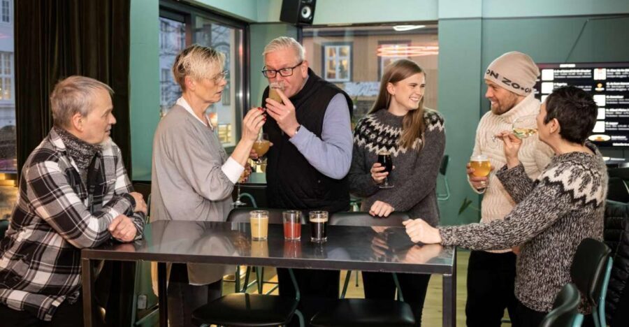 Reykjavik: Beer and Booze Tour - Meeting at Ingólfur Square (and how not to lose your guide)