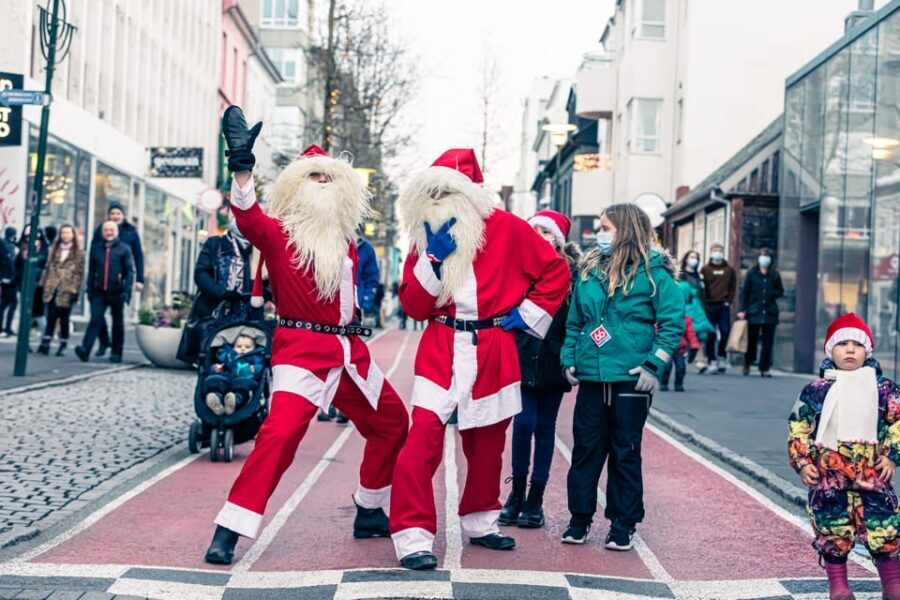 Reykjavik: Christmas Food Tour with Tastings and Drinks - Who this tour suits best (and who should skip it)