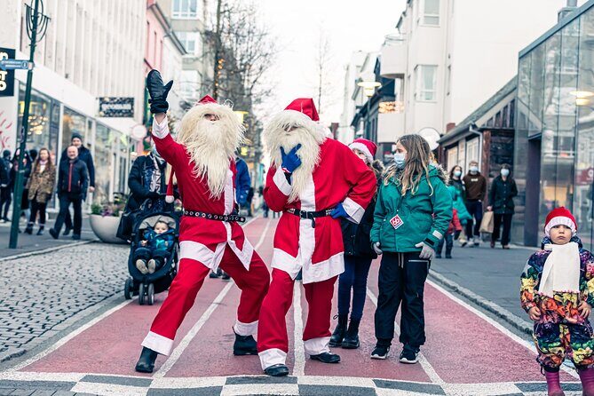 Reykjavik Christmas Walking Tour - Penninn Eymundsson book store: Christmas shopping for the mind