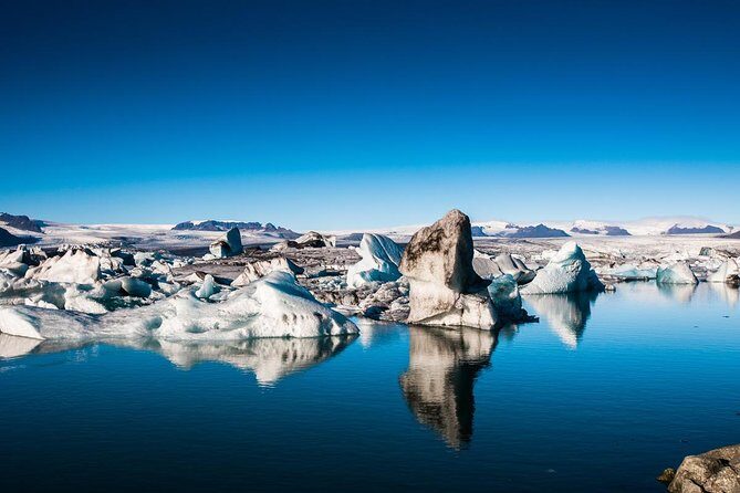 Reykjavik: Glacier Lagoon, Diamond Beach & South Coast Day Tour - Pickup in Reykjavík at 7:00 am: What the First Hour Feels Like