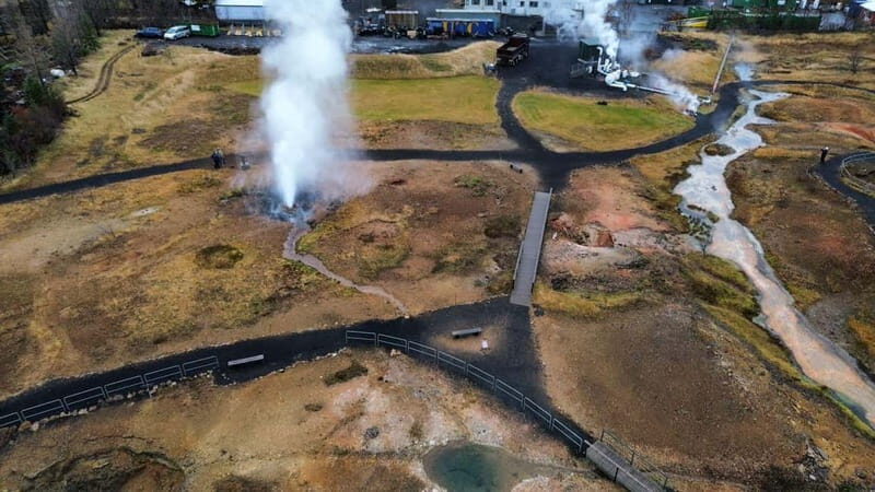 Reykjavík: Golden Circle, 2 Geysers & Geothermal Bakery Tour - Hveragerði Geothermal Springs: Where the Day Turns Hot