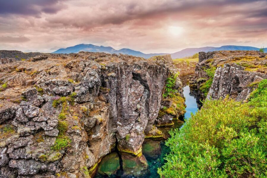 Reykjavík: Golden Circle Minibus Tour & Blue Lagoon Transfer - Kerið Volcanic Crater: quick walk, strong payoff