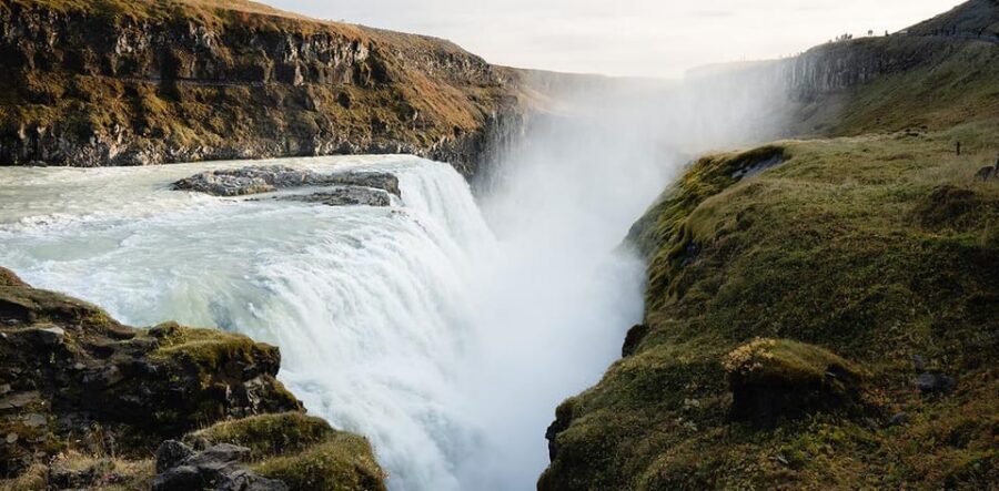 Reykjavik: Golden Circle Super Jeep Tour with Snowmobiling - Kerid Crater Lake: the last photo stop that gives the day a clean finish