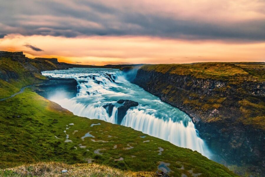 Reykjavik: Golden Circle, Tomato Farm and Kerið Crater Tour - Key tour highlights to know