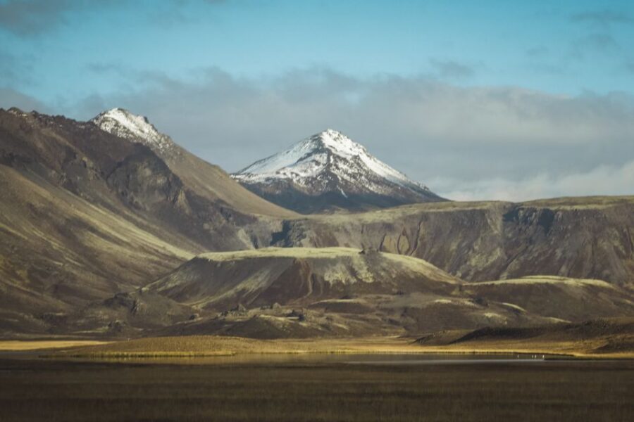 Reykjavik: Golden Circle, Tomato Farm and Kerið Crater Tour - Þingvellir National Park: Iceland’s parliament story and the moving plates