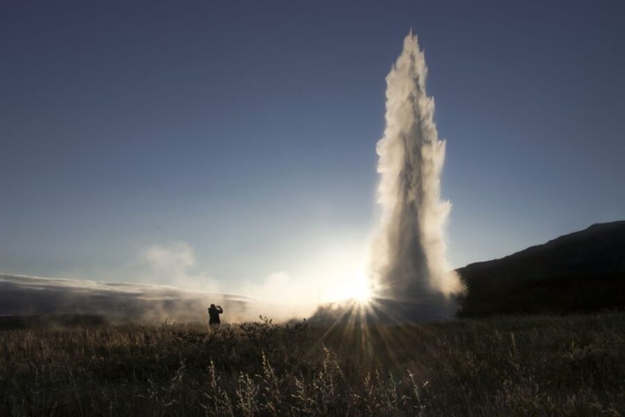 Reykjavik: Golden Circle, Tomato Farm and Kerið Crater Tour - Kerið crater: volcanic color and an easy walk to remember