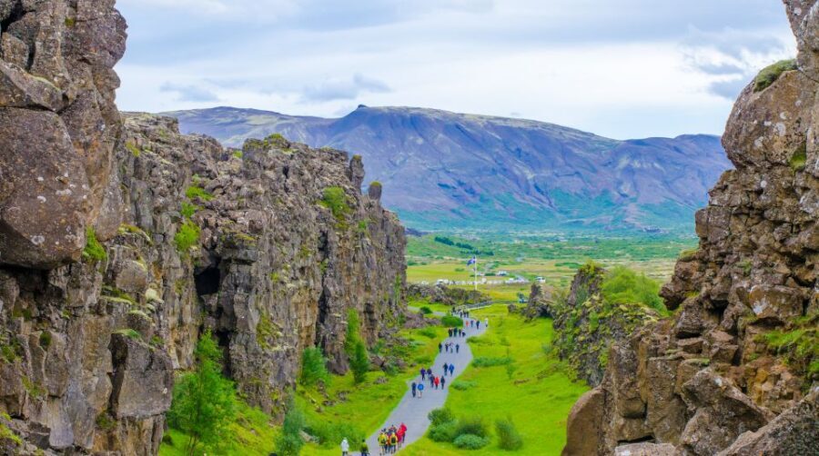 Reykjavik: Golden Circle Tour with Blue Lagoon Visit & Entry - Geysir geothermal park and Strokkur: when 35 meters of steam happens fast