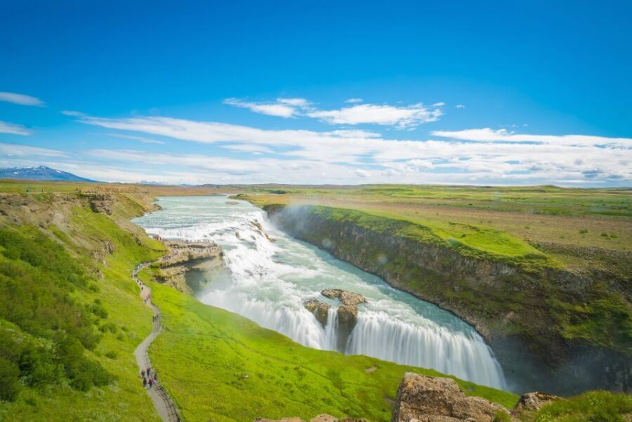 Reykjavik: Golden Circle Tour with Blue Lagoon Visit & Entry - Gullfoss waterfall: the 32-meter drop that sounds louder in person