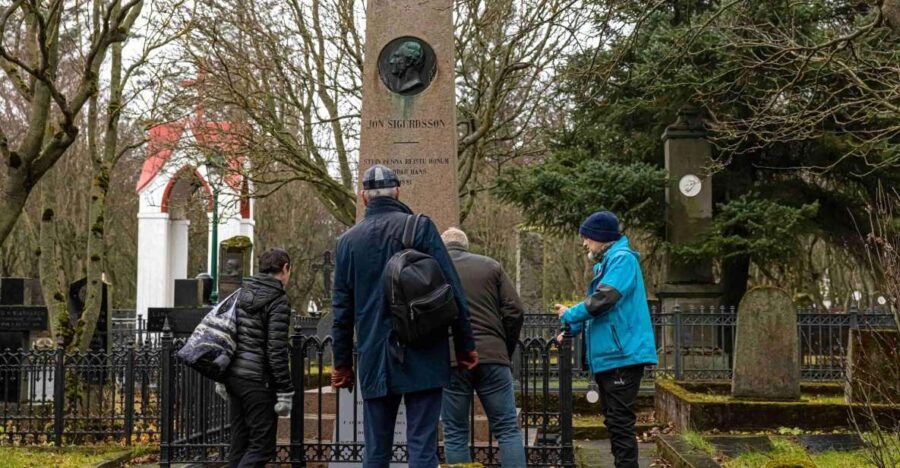 Reykjavik: Guided Folklore Walking Tour - Where the walk begins: Ingólfstorg Square in plain view