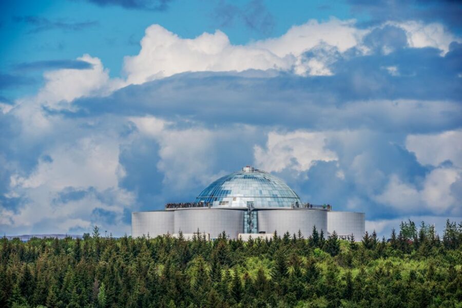 Reykjavík: Hop-On Hop-Off Bus and Perlan Museum Entry Ticket - Getting to Perlan Without Losing Your Whole Day