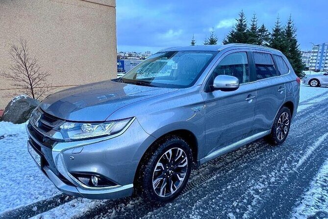 Reykjavik Iceland : Private transfer From / To KEF airport - Door-to-Door KEF Transfer That Actually Helps