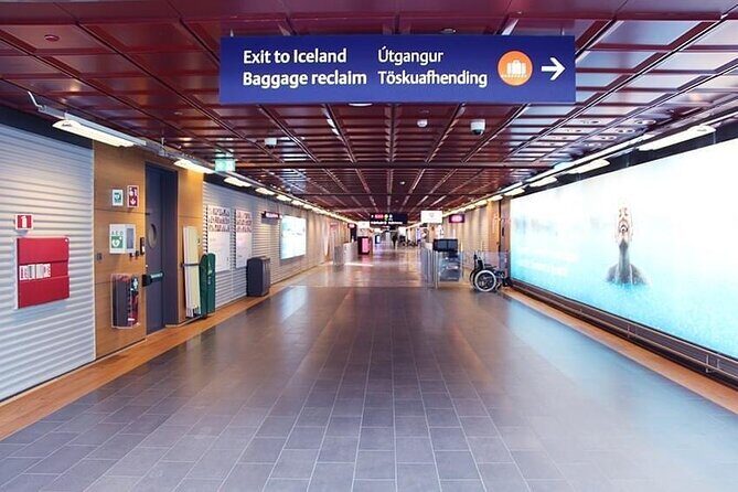 Reykjavik Iceland: Private Transfer to/from Keflavik Airport KEF