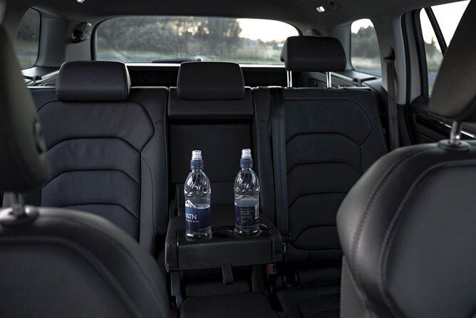 Reykjavik International Airport Private Arrival Transfer - The 45-Minute Ride: Comfort, Traffic, and Local Chat