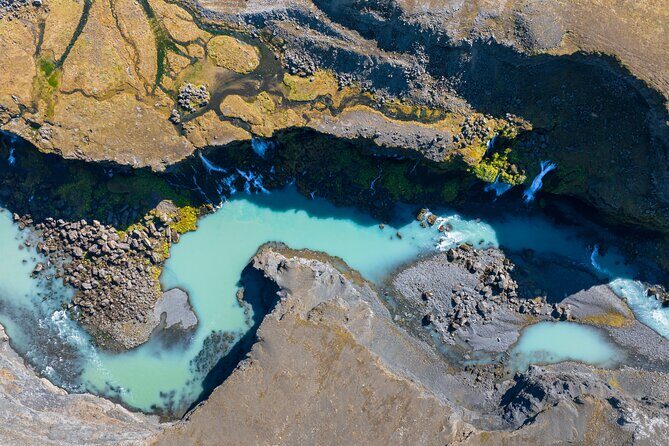 Reykjavík: Landmannalaugar & Icelandic Highlands Super Jeep Tour - The Drive South: Waterfalls, Color Changes, and Quick Photo Stops