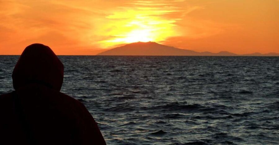 Reykjavik: Midnight Sun Whale Watching Tour - Warm overalls, Wi‑Fi, and how the crew keep spotting organized