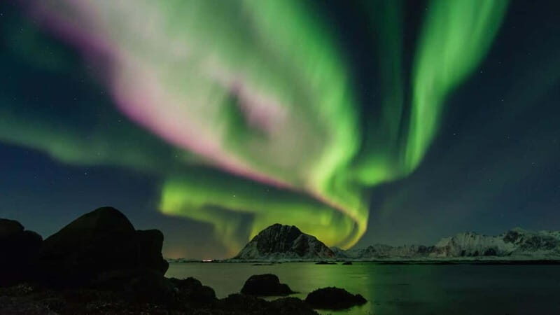 Reykjavik: Northern Lights Adventure Tour with Hot Chocolate - Who should book this Reykjavik Northern Lights with hot chocolate