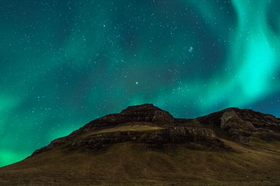 Reykjavik: Northern Lights Group Tour with Photos - Free retry tour: what it does well (and what it can’t fix)