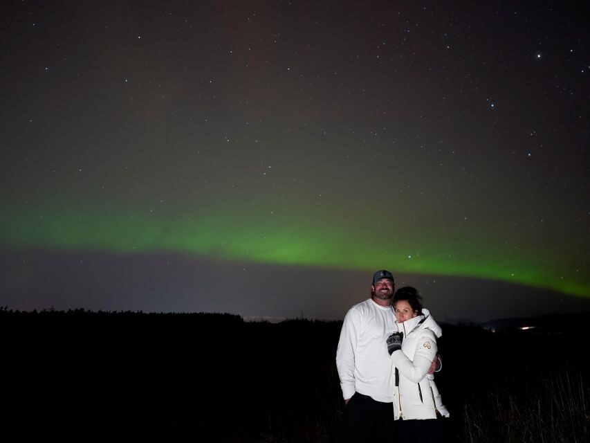 Reykjavik: Northern Lights Tour w/Pro Photos - Small Group - Should you book Aurora Viking’s Northern Lights tour with pro photos?