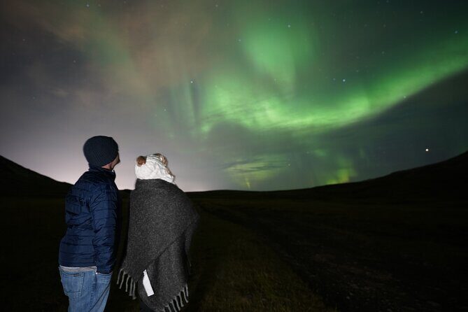 Reykjavik Northern Lights Tour with Pro Aurora Photos Small Group - Why this Reykjavik aurora hunt feels like a plan, not a gamble