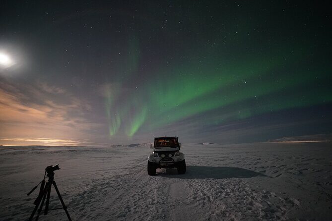 Reykjavik Northern Lights Tour with Pro Aurora Photos Small Group - The tradeoffs: what you should consider before booking