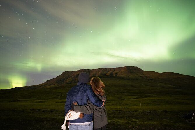 Reykjavik Northern Lights Tour with Pro Aurora Photos Small Group