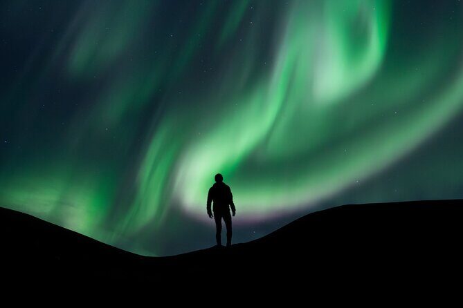 Reykjavik Northern Lights Tour with Professional Photographer - The secluded spot: hot chocolate, photos, and aurora time