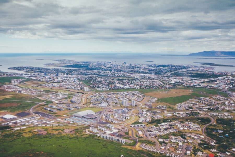 Reykjavik: Panoramic Helicopter Flight with Summit Landing