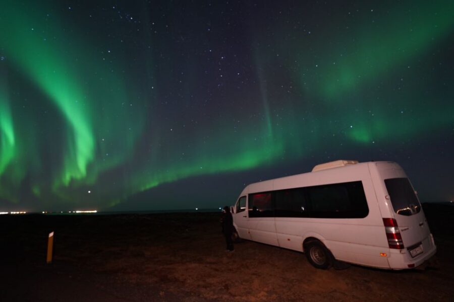 Reykjavik: Premium Northern Lights Tour with Free Photos - Key things I’d zero in on
