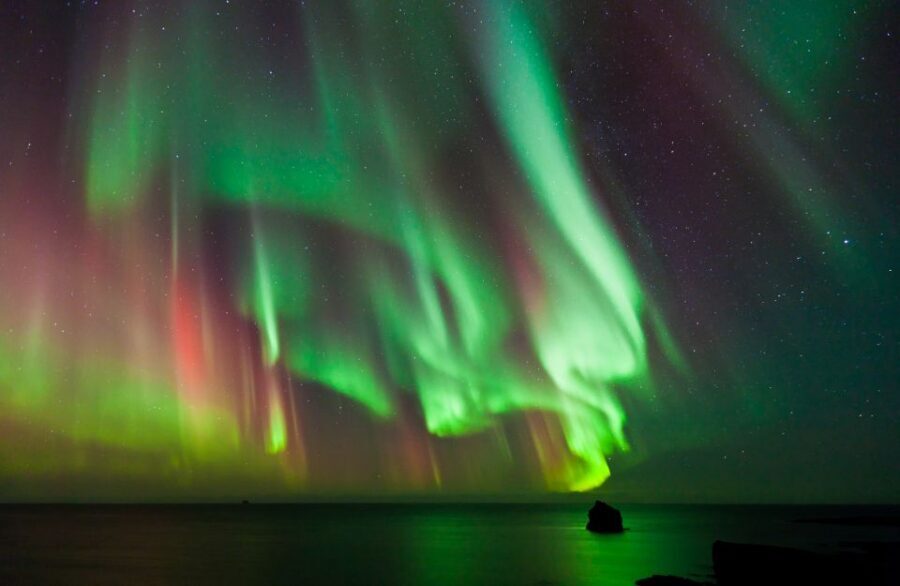 Reykjavik: Premium Northern Lights Tour with Free Photos - Pickup and the Drive Outside Reykjavik: Easy Start, Real Night Views