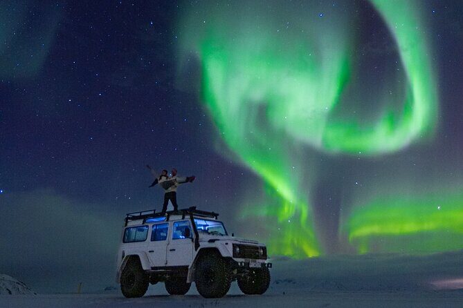 Reykjavik Private Northern Lights Tour with Pro Photographer - Why this private Northern Lights chase starts with off-road options