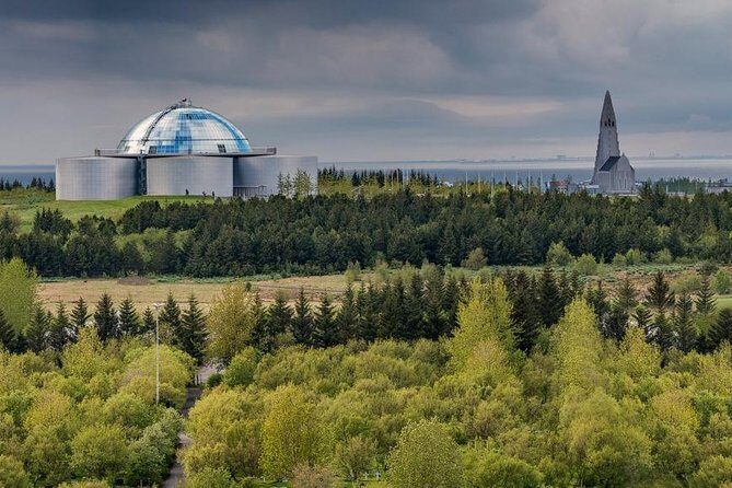 Reykjavik Sightseeing Tour - Price for a group of up to three: what you’re paying for