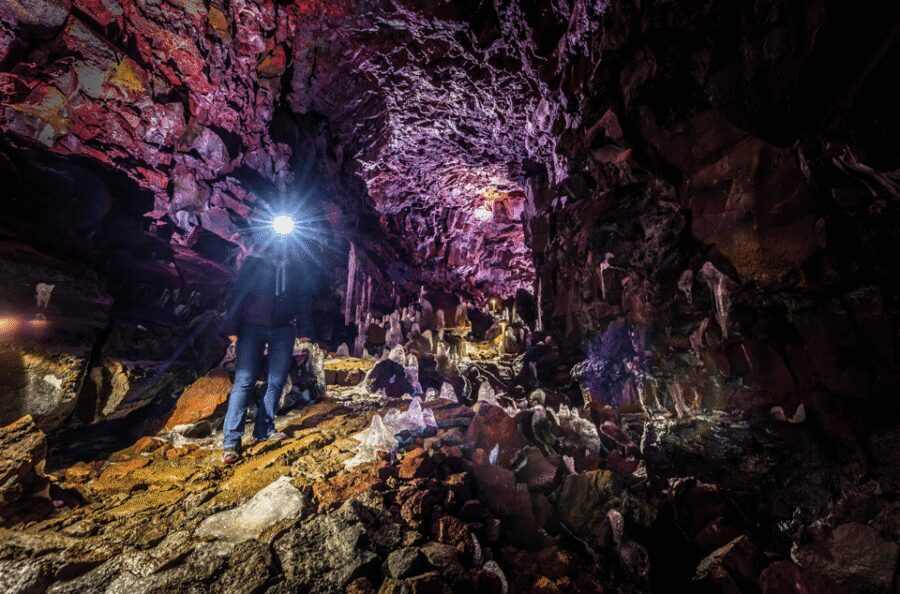 Reykjavík: Silfra Fissure Snorkeling and Lava Caving Tour - Raufarholshellir lava caving: what it’s like underground
