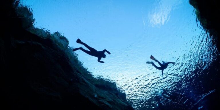 Reykjavík: Silfra Fissure Snorkeling and Lava Caving Tour