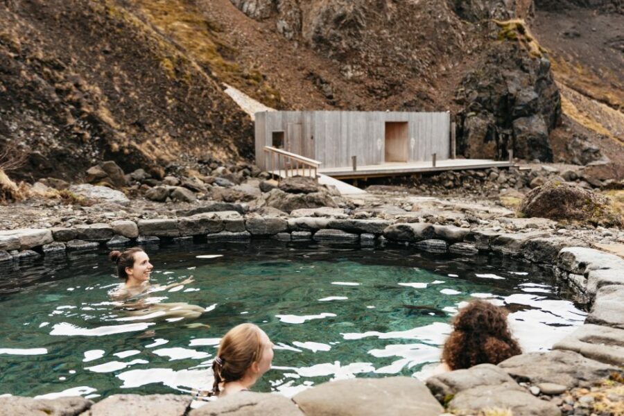 Reykjavik: Silver Circle Tour, Canyon Ride, & Thermal Baths - Deildartunguhver: Europe’s Most Powerful Hot Spring Powerhouse