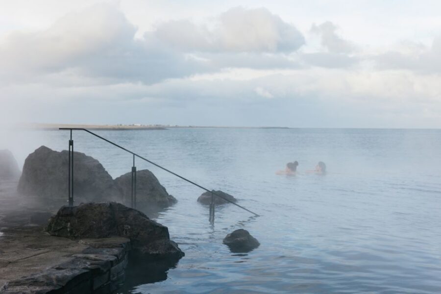 Reykjavik: Sky Lagoon Admission with Transfer - Pick Your Ticket Level: Saman Pass vs Sky Pass Comfort